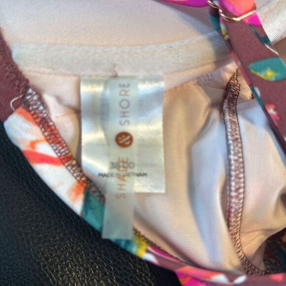 Shade & Shore Underwire Keyhole Tie Front Floral One-Piece Swimsuit 38DD - Picture 6 of 9